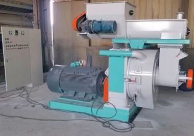 Машина за пресоване на пелети от биомаса